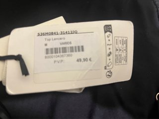 Top negro con encaje