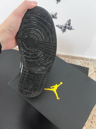 Air Jordan 1 MID (Negro/Blanco)
