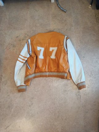 Chaqueta piel Jean Gabriel estilo béisbol amarilla