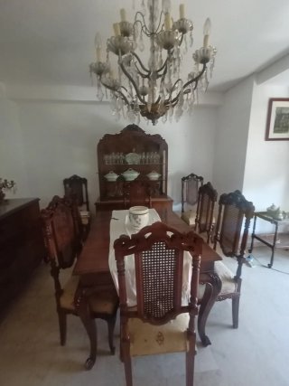 Muebles de comedor antiguos.