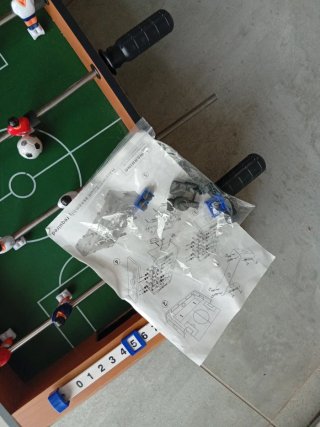 Lote juguetes varios + futbolín Todo 14€.