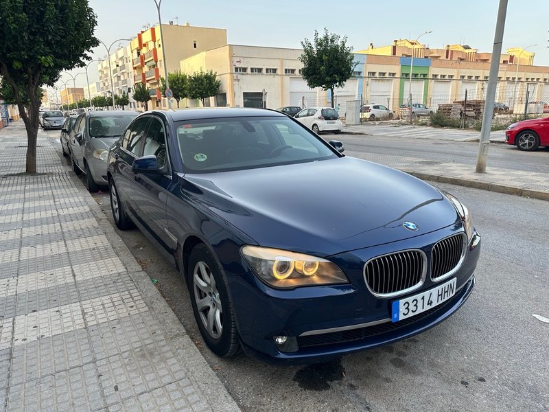 BMW Serie 7 2012 - foto 1