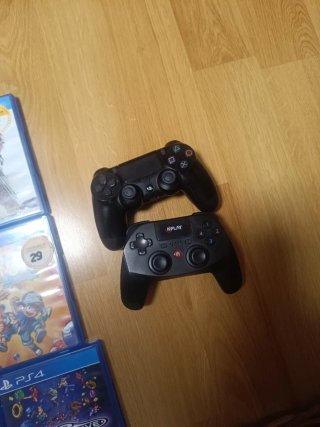 Consola PS4 Negra 1TB + 8 Juegos y 2 Mandos