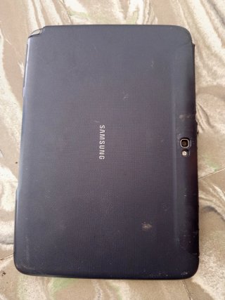 Tablet Samsung Galaxy Tab 10.1 con funda .