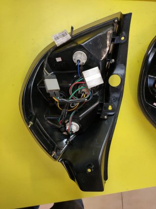 PILOTOS TRASEROS RENAULT CLIO III 5P - LED -