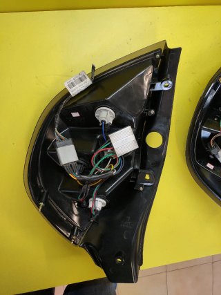 PILOTOS TRASEROS RENAULT CLIO III 5P - LED -