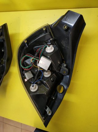PILOTOS TRASEROS RENAULT CLIO III 5P - LED -