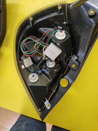 PILOTOS TRASEROS RENAULT CLIO III 5P - LED -