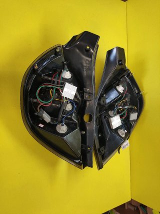 PILOTOS TRASEROS RENAULT CLIO III 5P - LED -