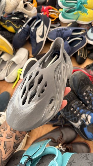 Scarpe Yeezy Grigie