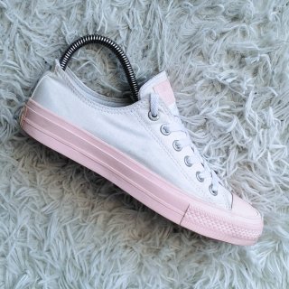 Zapatillas Converse Blancas y Rosas