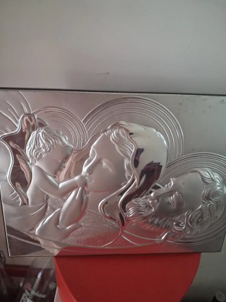 Sacra Famiglia con appoggio in legno