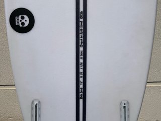 Tabla de surf blanca KT