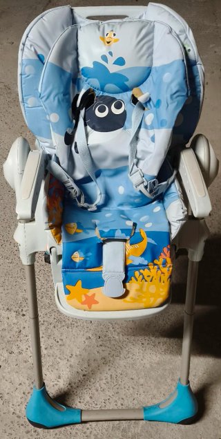 Trona de bebé con diseño infantil