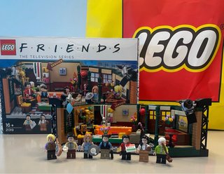 LEGO Friends Central Perk 21319 Descatalogado