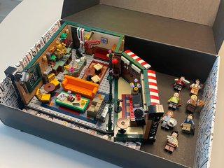 LEGO Friends Central Perk 21319 Descatalogado