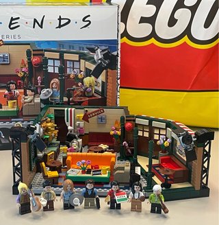 LEGO Friends Central Perk 21319 Descatalogado