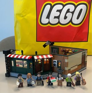 LEGO Friends Central Perk 21319 Descatalogado