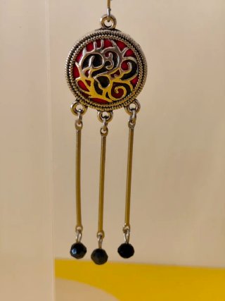Pendientes artesanales rojos y negro plateados