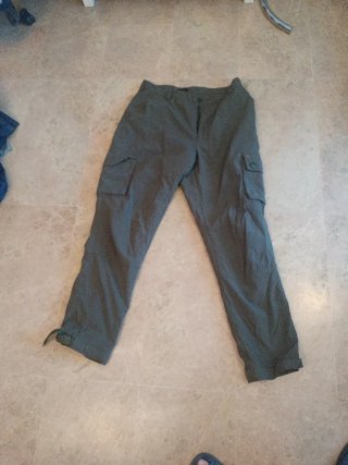 Conjunto camuflaje pantalón y cazadora de caza