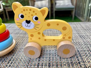 Juguete apilable gatito y coche
