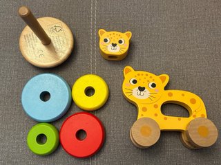 Juguete apilable gatito y coche