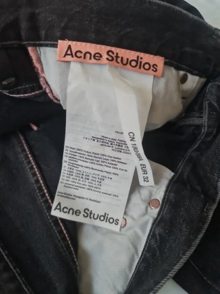 Pantalón corto Acne Studios negro