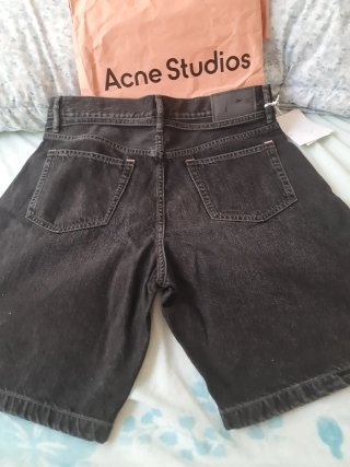 Pantalón corto Acne Studios negro