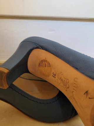 Tacones de piel azules