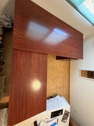 Mesa de despacho de madera