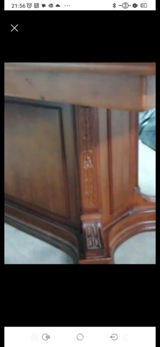 Mesa de salón de madera