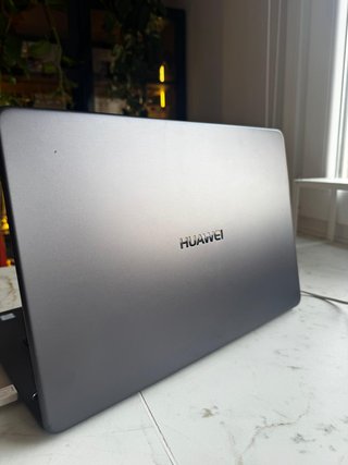 PC Huawei MateBook X (2017)  i7 · 8GB RAM · 512GB
