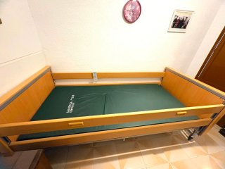 Cama articulada  estructura de madera  Colchón