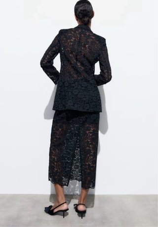 Falda midi encaje Zara