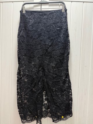 Falda midi encaje Zara