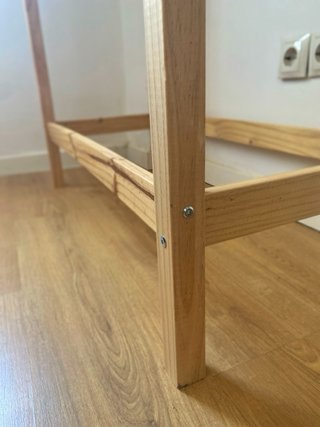 Mesa alta de madera