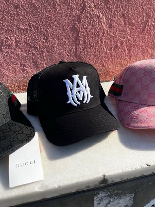 Gorra Amiri Negra con Logo Blanco