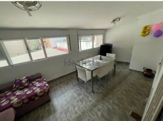 Sofá chaiselongue 3 plazas + mesa y 6 sillas