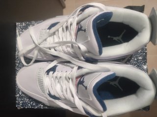 Jordan 4 Navy blue (precio negociable)