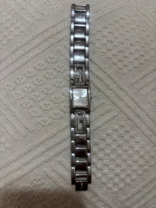Reloj Guess Mujer Plata y Blanco