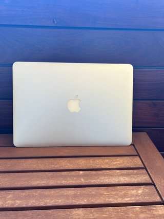 MacBook Air 13 Intel i5 SSD + Cargador