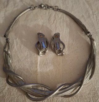 S2et gargantilla y pendientes metal plateado mate