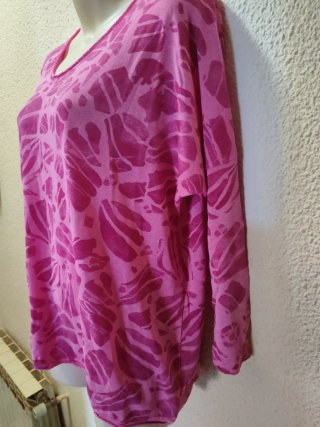 Blusa fucsia estampada