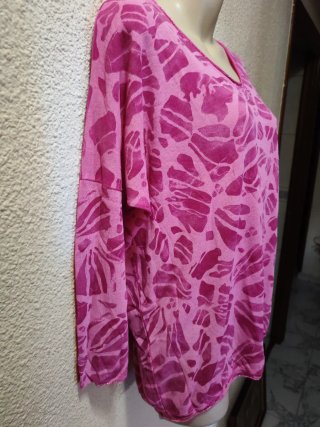 Blusa fucsia estampada