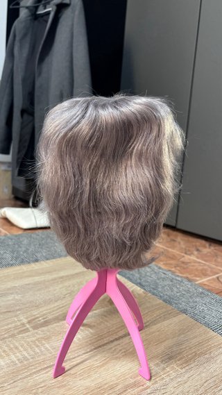 Peluca pelo natural Corta Gris