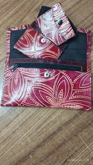 Cartera de Mujer, piel con diseño floral