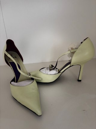 Zapatos de fiesta amarillos