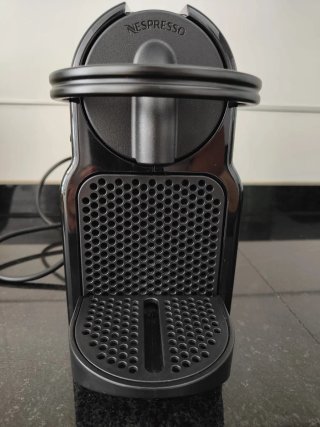 Cafetera Nespresso De'longhi Negra