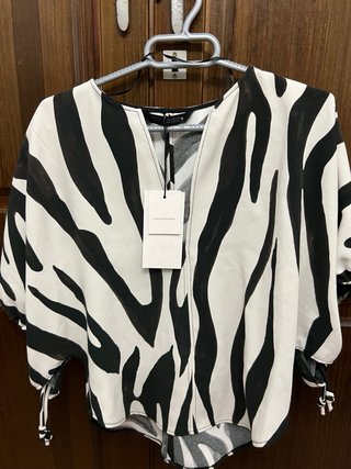 Blusa Zara Talla XS Estampado Cebra