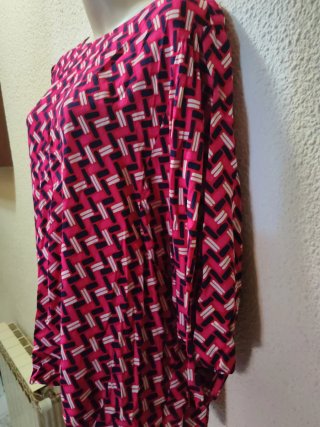 Blusa estampada rosa y azul